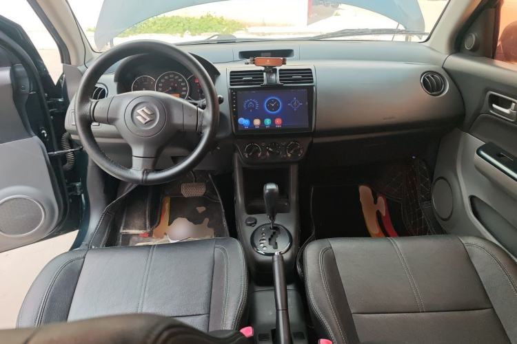 Used Suzuki Swift 2016 1.5L Automatic Fashionable Coolplay Edition Center Console