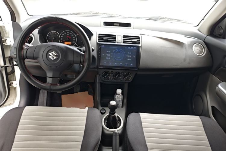 Used Suzuki Swift 2016 1.5L Manual Fashion Model Center Console