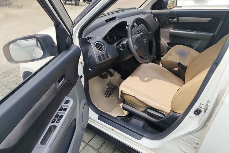 Used Suzuki Swift 2016 1.5L Automatic Fashionable Coolplay Edition Driver Seat