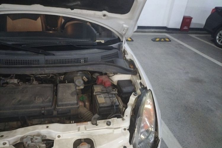 Used Suzuki Swift 2016 1.5L Manual Fashion Model Engine Bay Left