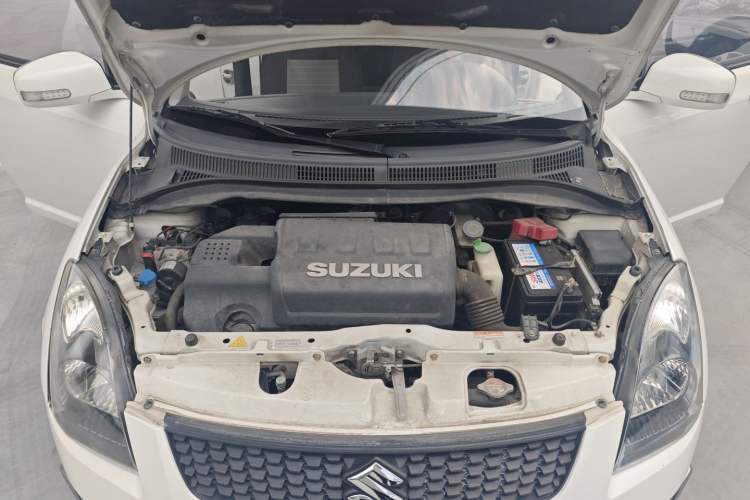 Used Suzuki Swift 2016 1.5L Manual Fashion Model Engine Bay