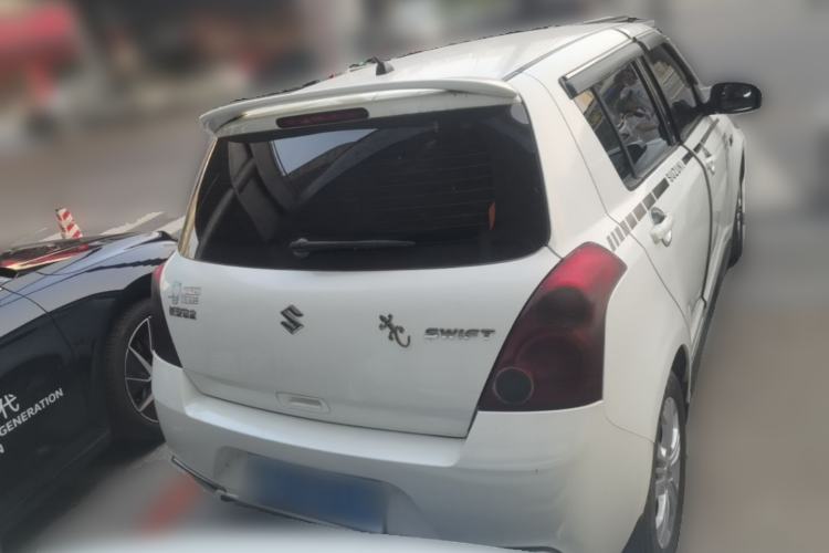 Used Suzuki Swift 2016 1.5L Manual Fashion Model Exterior 4