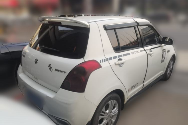 Used Suzuki Swift 2016 1.5L Manual Fashion Model Exterior 5