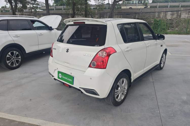 Used Suzuki Swift 2016 1.5L Manual Fashion Model Exterior 5