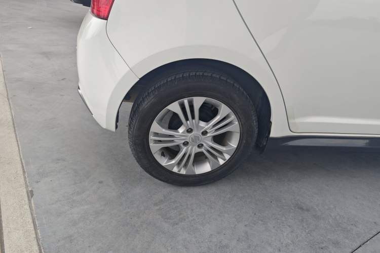 Used Suzuki Swift 2016 1.5L Manual Fashion Model Exterior 8