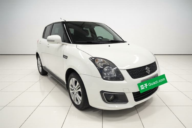 Used Suzuki Swift 2016 1.5L Manual Fashion Model Front Right 45 Deg