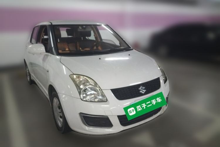 Used Suzuki Swift 2016 1.5L Manual Fashion Model Front Right 45 Deg