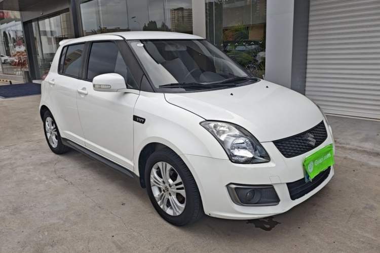 Used Suzuki Swift 2016 1.5L Manual Fashion Model Front Right 45 Deg