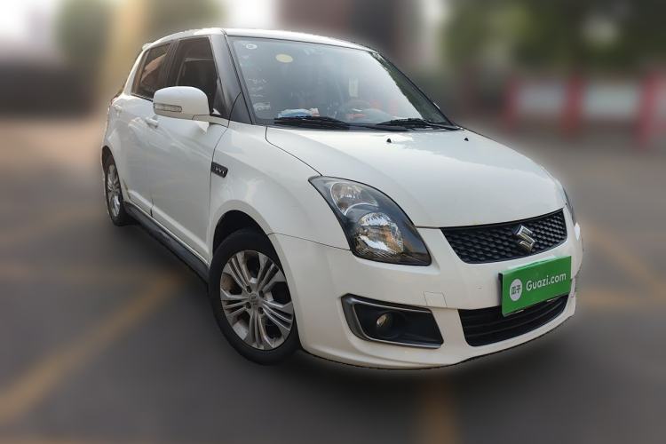 Used Suzuki Swift 2016 1.5L Manual Fashion Model Front Right 45 Deg
