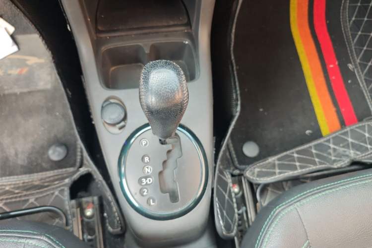 Used Suzuki Swift 2016 1.5L Automatic Fashionable Coolplay Edition Gear Lever