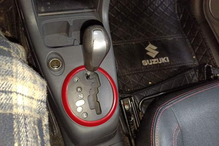 Used Suzuki Swift 2016 1.5L Automatic Fashionable Coolplay Edition Gear Lever