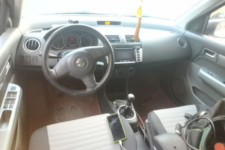 Used Suzuki Swift 2016 1.5L Manual Fashion Model Interior 2