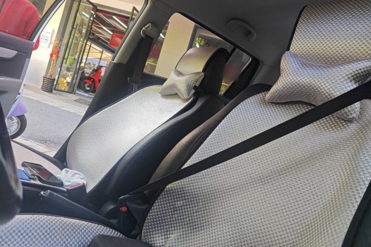 Used Suzuki Swift 2016 1.5L Automatic Fashionable Coolplay Edition Left Front Seat