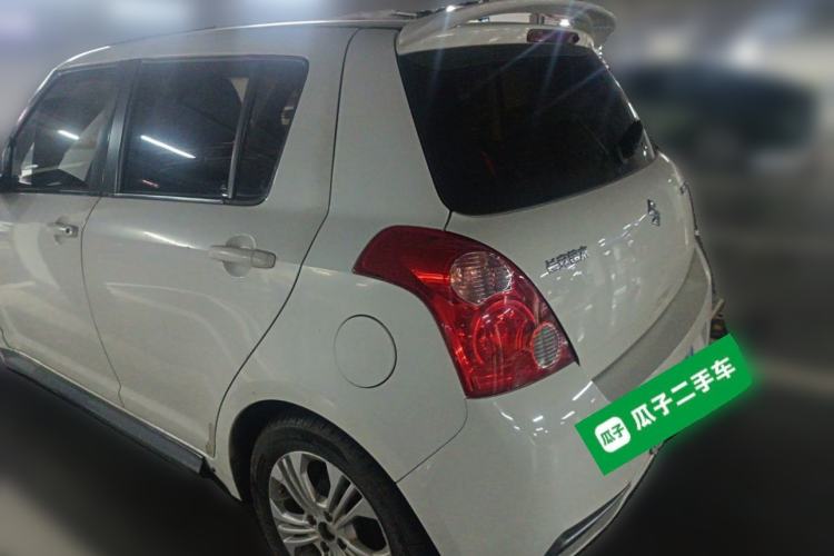 Used Suzuki Swift 2016 1.5L Manual Fashion Model Rear Left 45 Deg