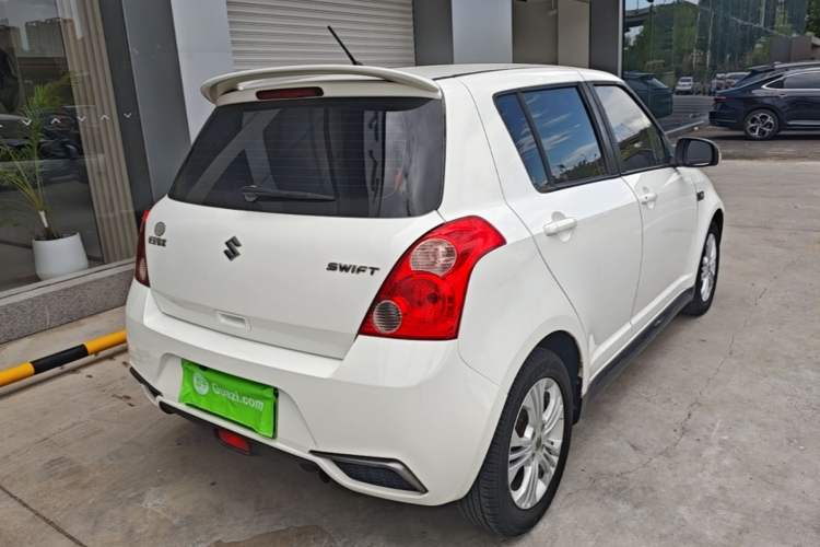 Used Suzuki Swift 2016 1.5L Manual Fashion Model Rear Right 45 Deg