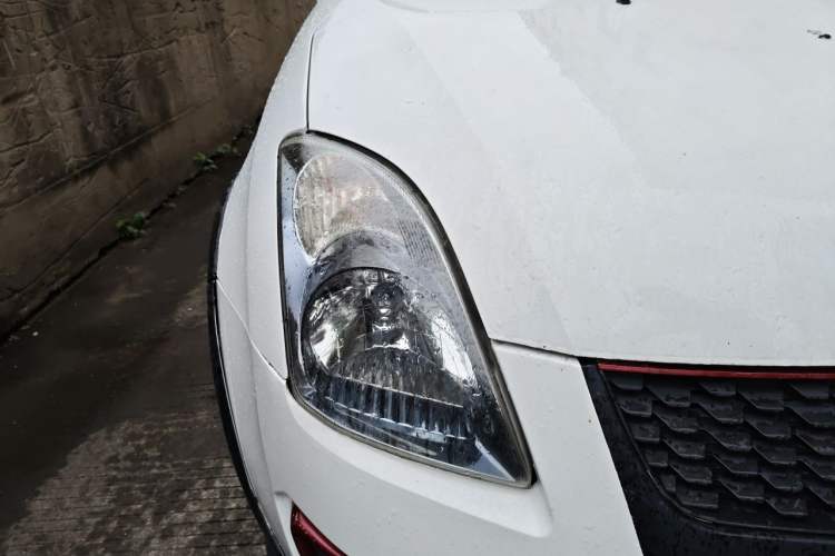 Used Suzuki Swift 2016 1.5L Automatic Fashionable Coolplay Edition Right Front Headlight