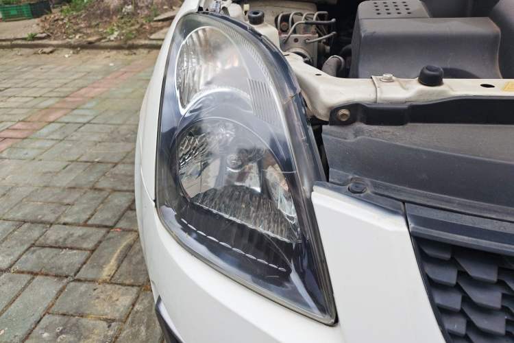 Used Suzuki Swift 2016 1.5L Automatic Fashionable Coolplay Edition Right Front Headlight