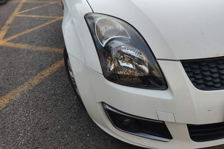 Used Suzuki Swift 2016 1.5L Manual Fashion Model Right Front Headlight
