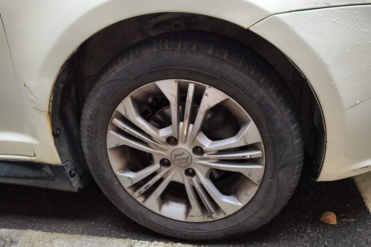 Used Suzuki Swift 2016 1.5L Automatic Fashionable Coolplay Edition Right Front Wheel Hub