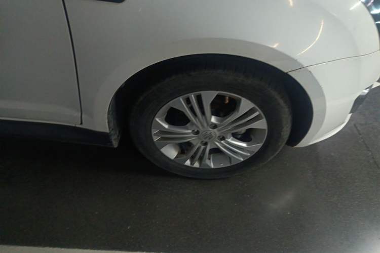 Used Suzuki Swift 2016 1.5L Manual Fashion Model Right Front Wheel Hub