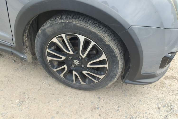 Used Suzuki Swift 2016 1.5L Automatic Fashionable Coolplay Edition Right Front Wheel Hub