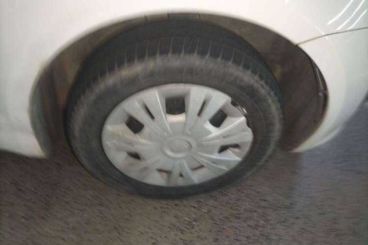 Used Suzuki Swift 2016 1.5L Manual Fashion Model Right Front Wheel Hub