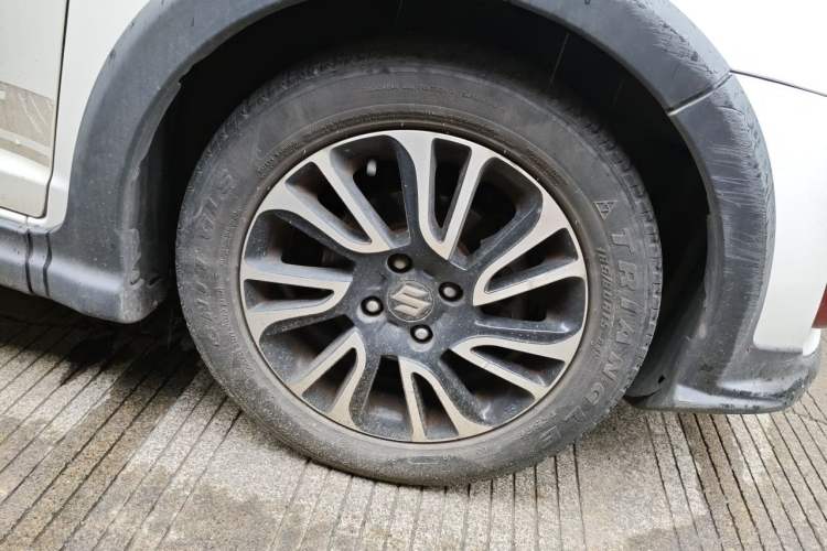 Used Suzuki Swift 2016 1.5L Automatic Fashionable Coolplay Edition Right Front Wheel Hub