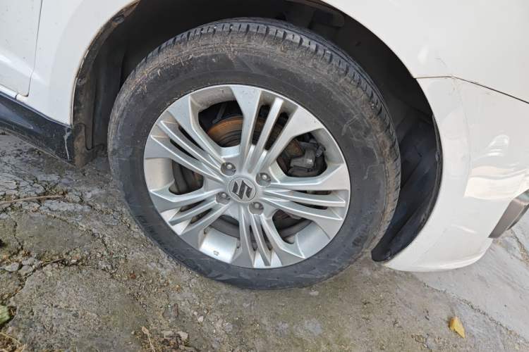 Used Suzuki Swift 2016 1.5L Manual Fashion Model Right Front Wheel Hub