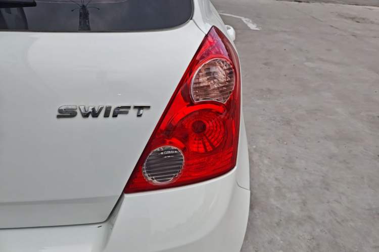 Used Suzuki Swift 2016 1.5L Manual Fashion Model Right Rear Taillight