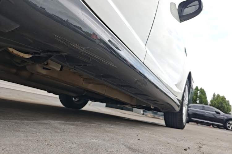 Used Suzuki Swift 2016 1.5L Manual Fashion Model Right Side Sill