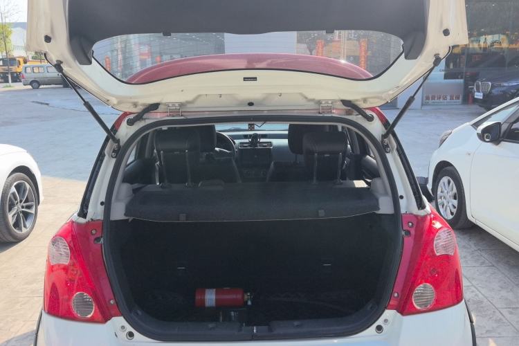 Used Suzuki Swift 2016 1.5L Automatic Fashionable Coolplay Edition Trunk