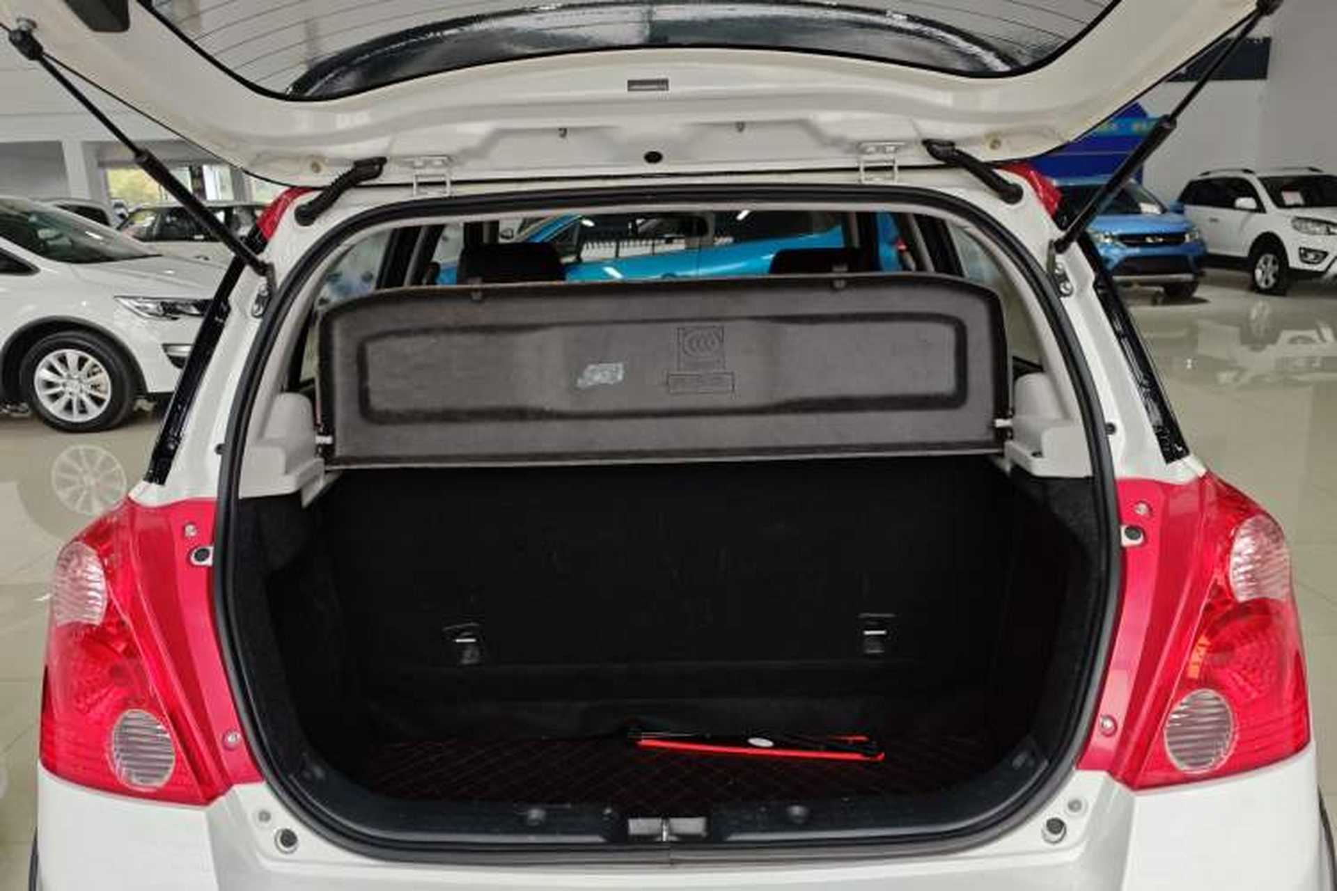Used Suzuki Swift 2016 1.5L Automatic Fashionable Coolplay Edition Trunk