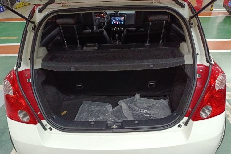 Used Suzuki Swift 2016 1.5L Automatic Fashionable Coolplay Edition Trunk