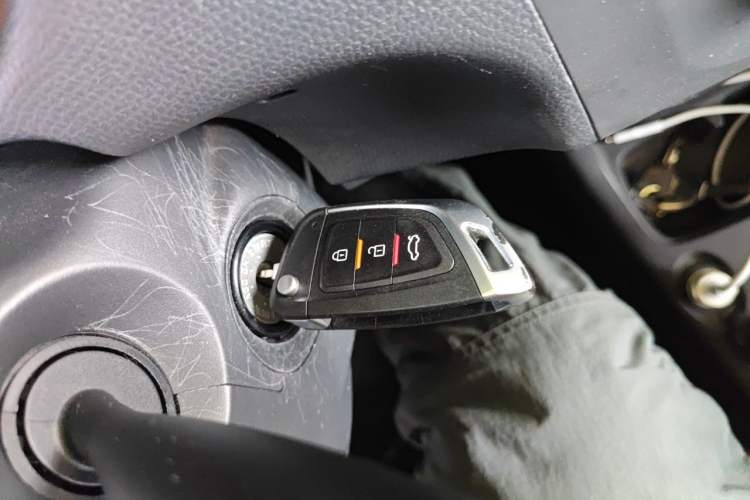 Used Suzuki Swift 2016 1.5L Manual Fashion Model Vehicle Key