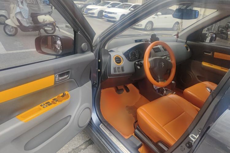 Used Suzuki Swift 2016 1.5L Automatic Fashionable Coolplay Edition Driver Seat
