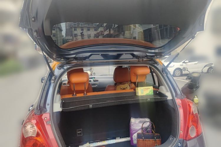 Used Suzuki Swift 2016 1.5L Automatic Fashionable Coolplay Edition Trunk