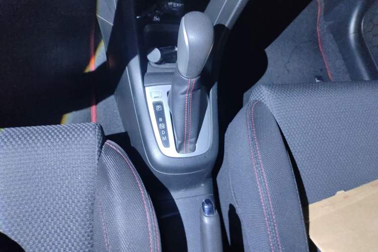 Used Suzuki Swift Sport 2014 1.6L CVT Two-Wheel Drive Luxury Edition Gear Lever