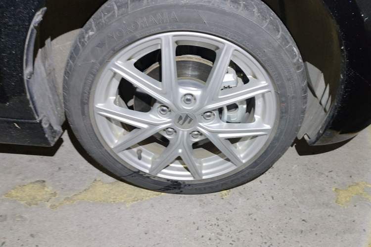Used Suzuki Swift Sport 2014 1.6L CVT Two-Wheel Drive Luxury Edition Right Front Wheel Hub