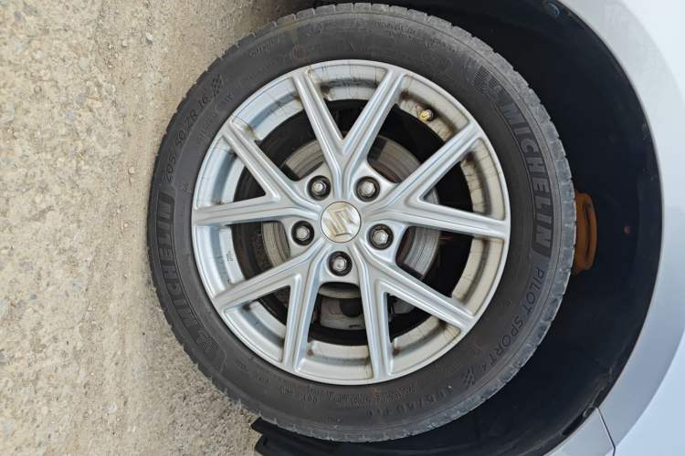 Used Suzuki Swift Sport 2014 1.6L Manual Two-Wheel Drive Luxury Edition Right Front Wheel Hub