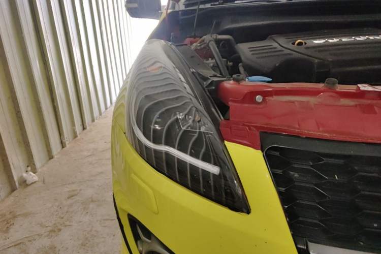Used Suzuki Swift Sport 2014 1.6L CVT Two-Wheel Drive Luxury Edition Right Front Headlight
