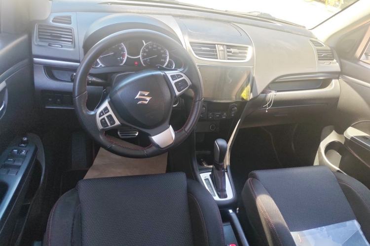 Used Suzuki Swift Sport 2014 1.6L CVT Two-Wheel Drive Luxury Edition Center Console