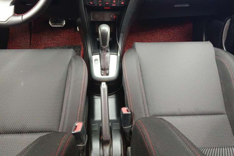 Used Suzuki Swift Sport 2014 1.6L CVT Two-Wheel Drive Luxury Edition Gear Lever