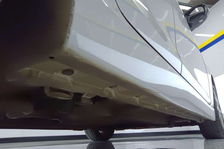 Used Suzuki Swift Sport 2014 1.6L CVT Two-Wheel Drive Luxury Edition Right Side Sill