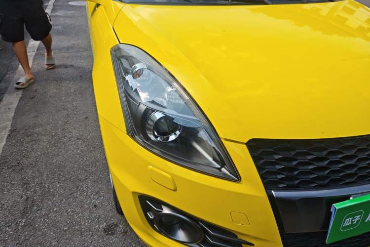 Used Suzuki Swift Sport 2014 1.6L CVT Two-Wheel Drive Luxury Edition Right Front Headlight