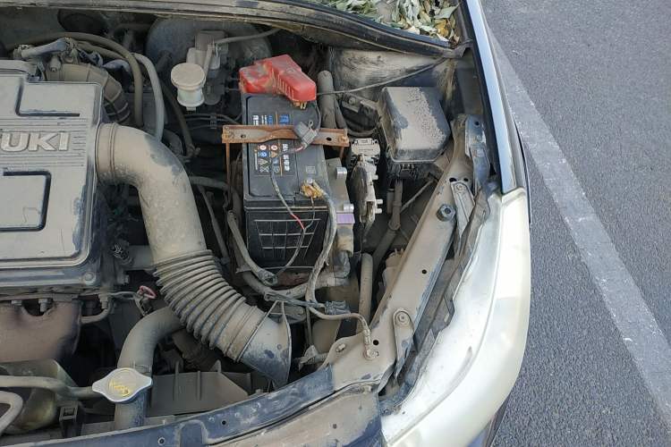 Used Suzuki SX4 2007 Hatchback 1.6L Automatic Luxury Model Engine Bay Left