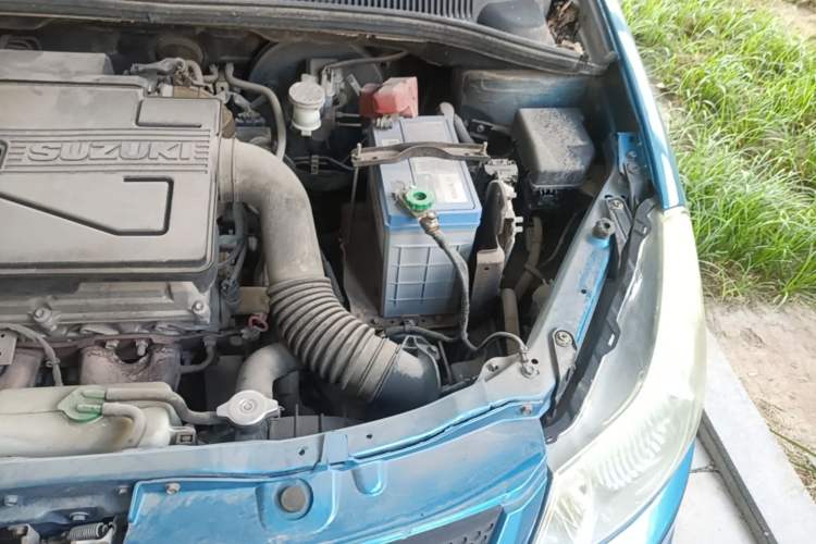 Used Suzuki SX4 2007 Hatchback 1.6L Automatic Luxury Model Engine Bay Left