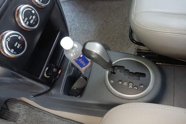 Used Suzuki SX4 2007 Hatchback 1.6L Automatic Luxury Model Gear Lever