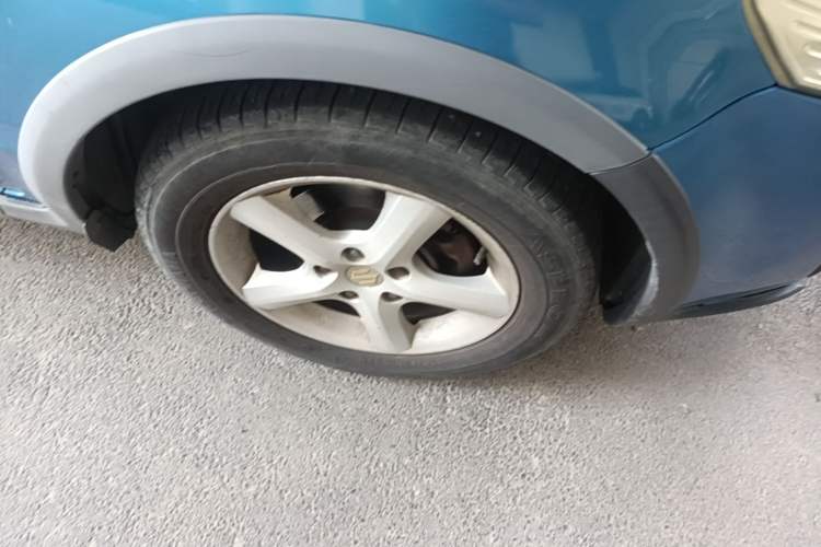 Used Suzuki SX4 2007 Hatchback 1.6L Automatic Luxury Model Right Front Wheel Hub