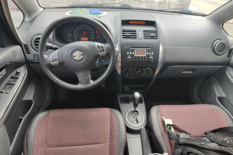 Used Suzuki SX4 2007 Hatchback 1.6L Automatic Fashionable Tianjiao Model Center Console