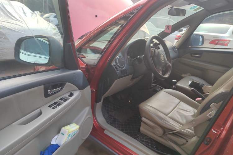 Used Suzuki SX4 2007 Hatchback 1.6L Manual Luxury Model Driver Seat